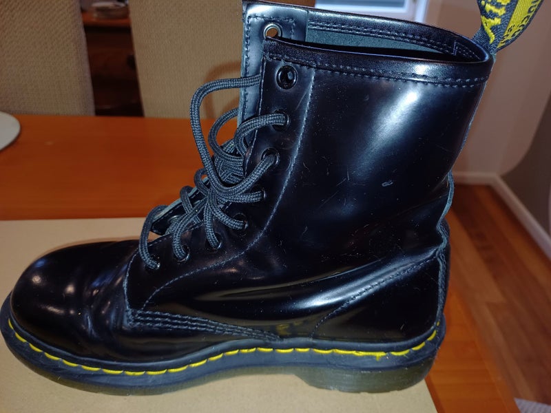 Dr Martens boots, UK 5/EU 38, excellent condition Carousel 1