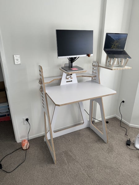 Adjustable stand updesk Carousel 1