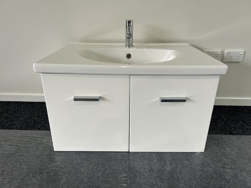 Vanity 750mm Carousel 1