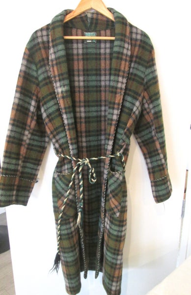 Retro Dane Wool Robe Carousel 1