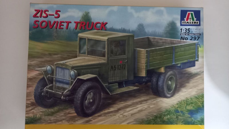 1/35 Italeri Zis Soviet Truck Carousel 1