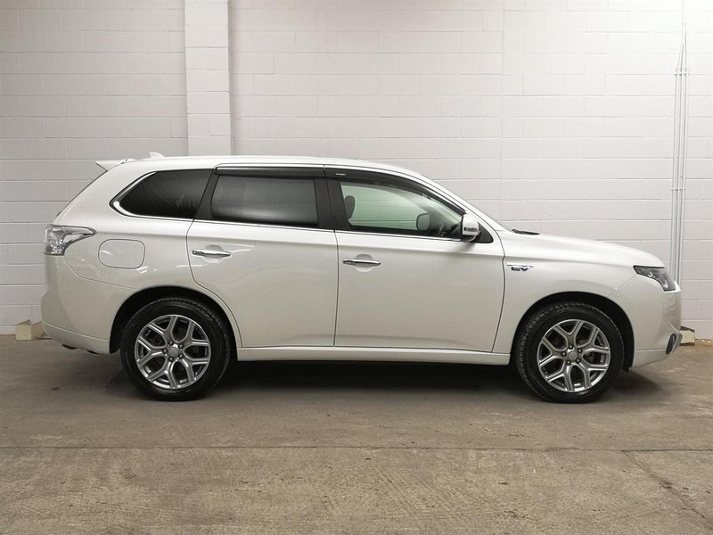 2015 Mitsubishi Outlander PHEV Super Low KM as new62854327690754112