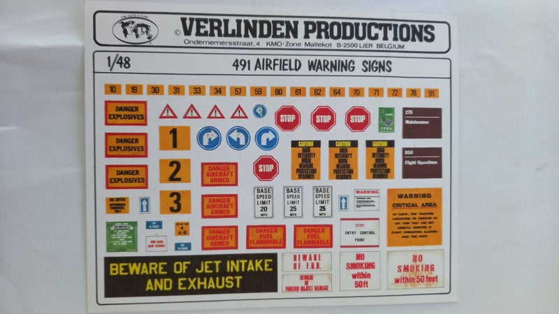 1/48 Verlinden 491 Airfield Warning Signs Carousel 1