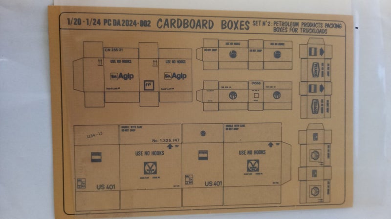 Verlinden Cardboard Boxes Carousel 1