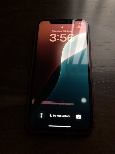 Beautiful Red Iphone XR 128GB Carousel 1