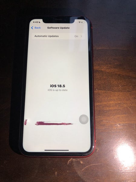 Beautiful Red Iphone XR 128GB Carousel 5