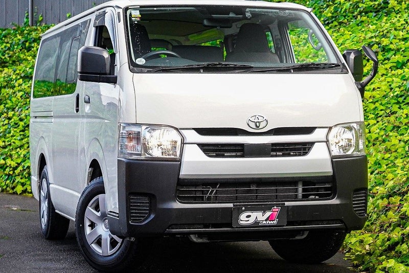 2022 Toyota Hiace ZL 5 Door 6 Seater / Petrol A...62854327670658113