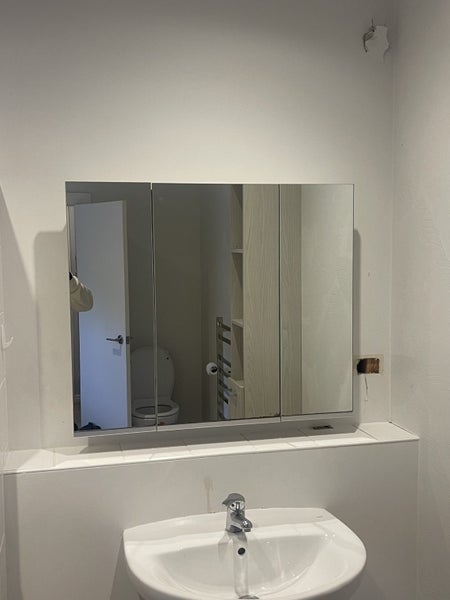 Bathroom cabinet Carousel 1