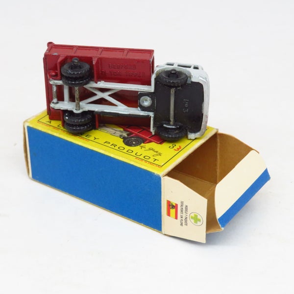 Matchbox - 3 Bedford Tipper MAROON back - Boxed Vintage Lesney Carousel 4