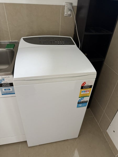 Fisher& Paykel washing machine top loader Carousel 1