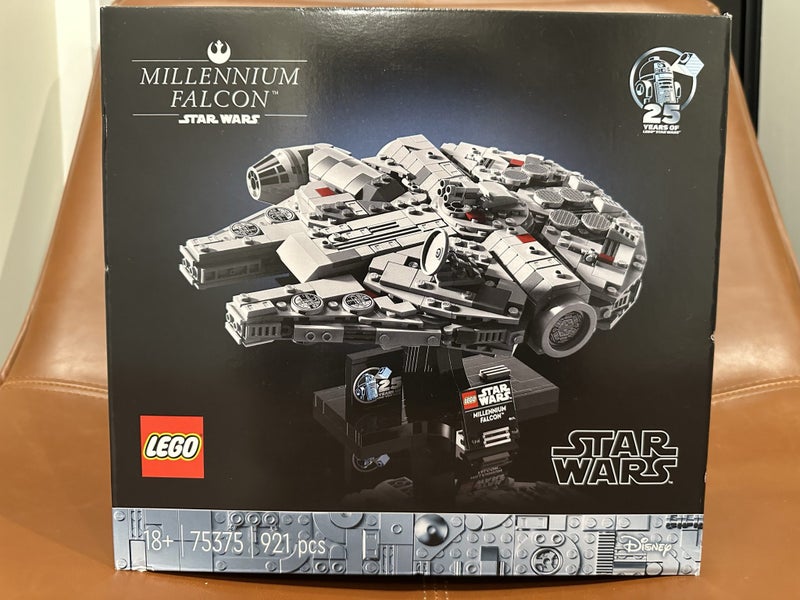 $1 Res Lego 75375 Millennium Falcon Carousel 1