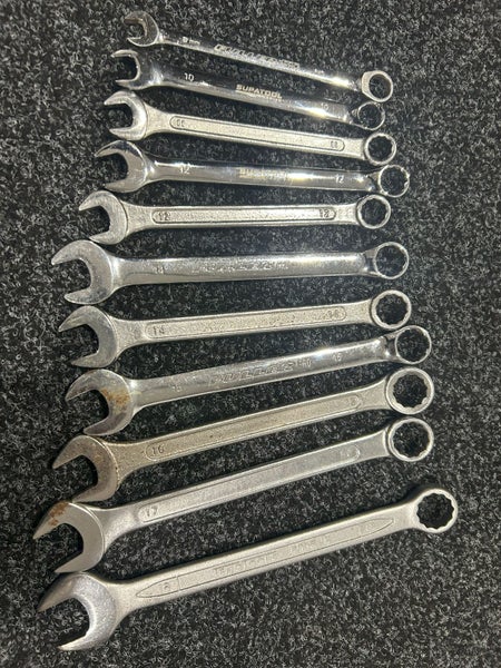 set of spanners Carousel 1