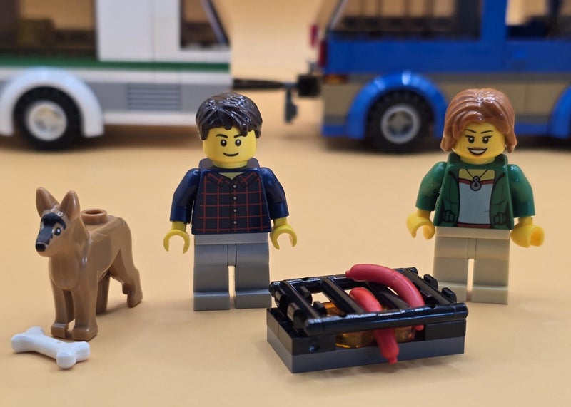 LEGO City - 60117 - Van & Caravan Carousel 2