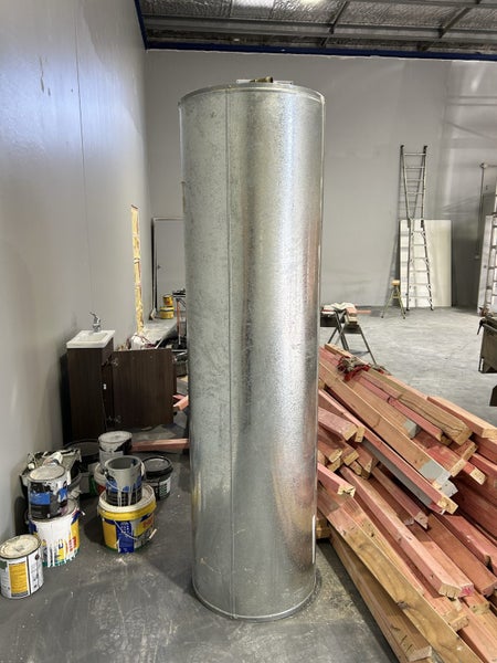 300L hot water cylinder with 2x 3kw elements Carousel 3