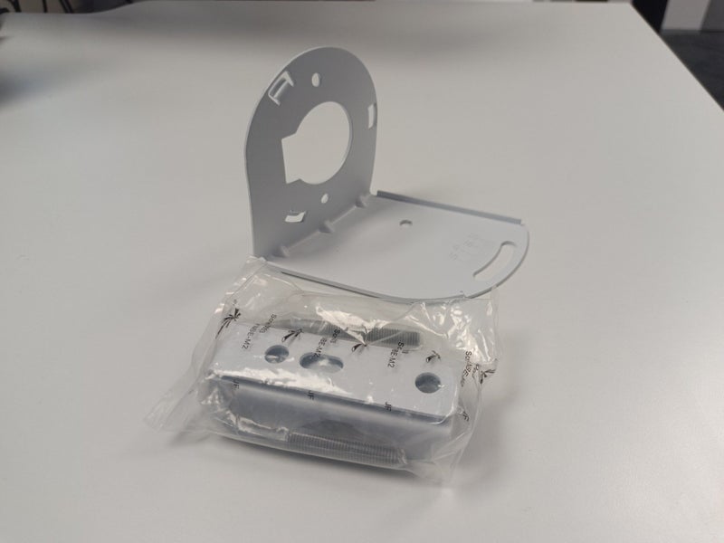 Ubiquiti NanoBeam M5 NBE-M5 (Half Set) – Antenna, Reflector, POE, More! Carousel 5