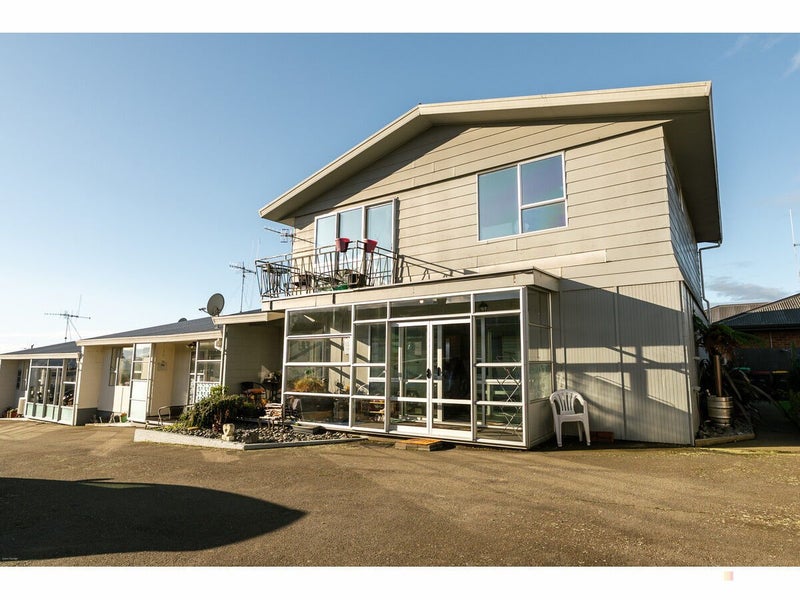 Image 1 of 20