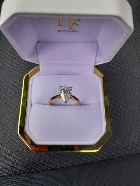 9K Pear-shaped Diamond Engagement Ring62863214357634111