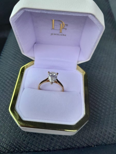 9K Pear-shaped Diamond Engagement Ring628632143576341122