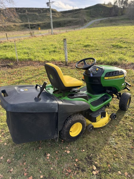 John Deere X155R Ride On62992596608770111