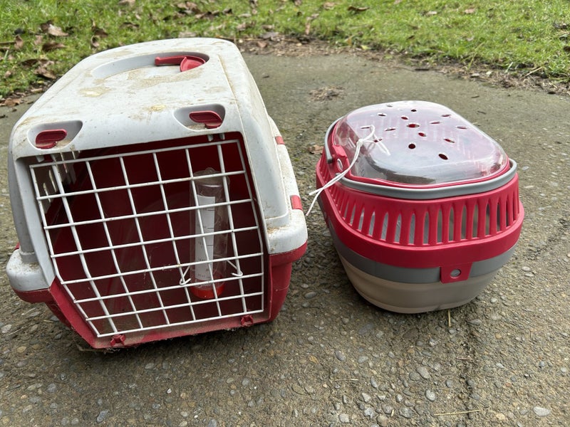 2 x small pet carriers Carousel 1