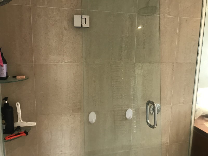 Shower glass and hardware Carousel 4