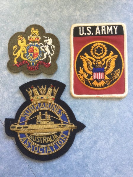 AN AUCTION OF VINTAGE EMBROIDERED MILITARY PATCHES Carousel 5