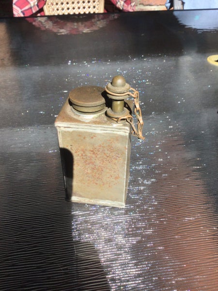 A RARE ORIGINAL MILITARY VICKERS OIL CAN Carousel 1