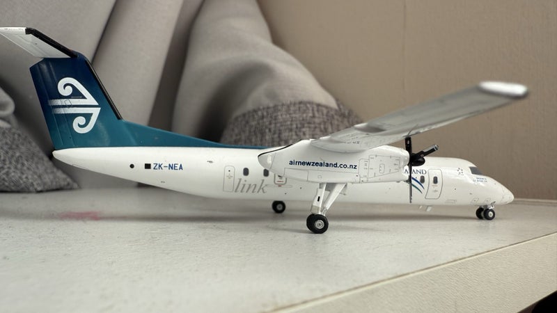 Air New Zealand Link (Air Nelson) Bombardier DHC-8-300Q Dash 8 Pacific Wave Carousel 1