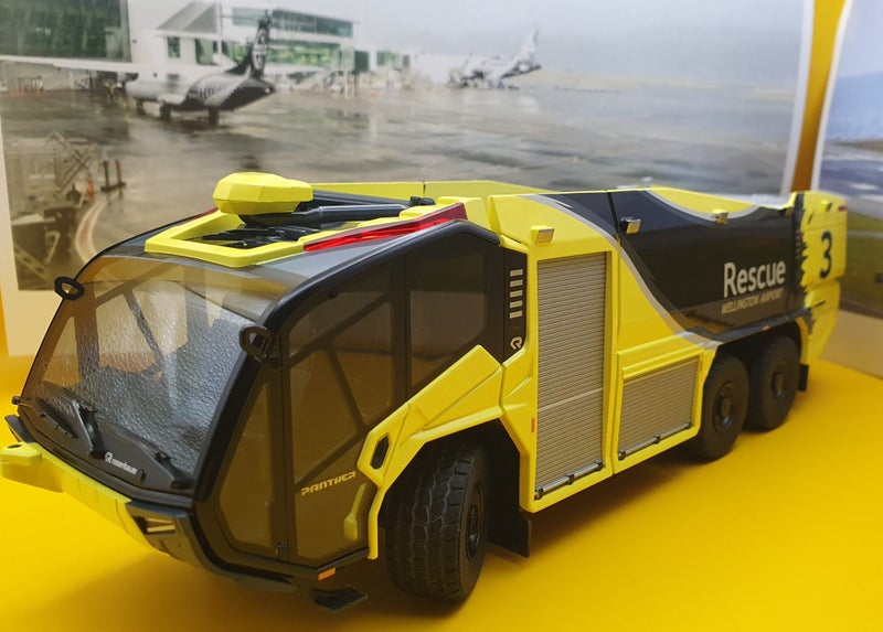 ROSENBAUER PANTHER 6x6 ARFF - WELLINGTON AIRPORT 1:43 (SCARCE) Carousel 1