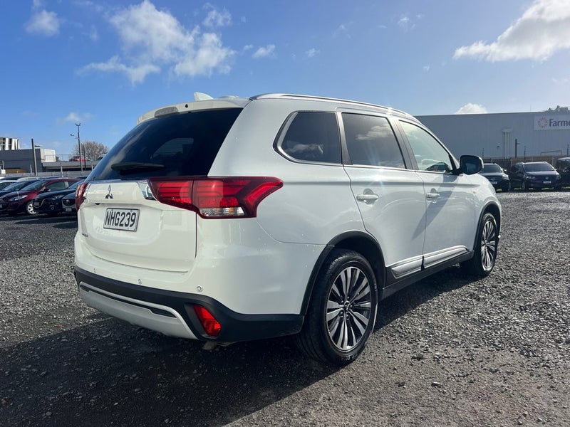 2021 Mitsubishi Outlander LS 2.4P/4WD/ 7 Seater62854324781698112