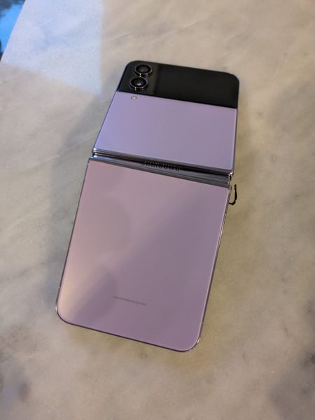 Samsung Galaxy Z Flip 4 5G 128Gb for spares or repair63612847710211113