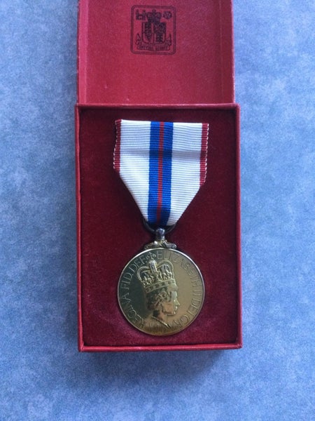 AN EXCELLENT QUEENS SILVER JUBILEE MEDAL 1952-1977 Carousel 2