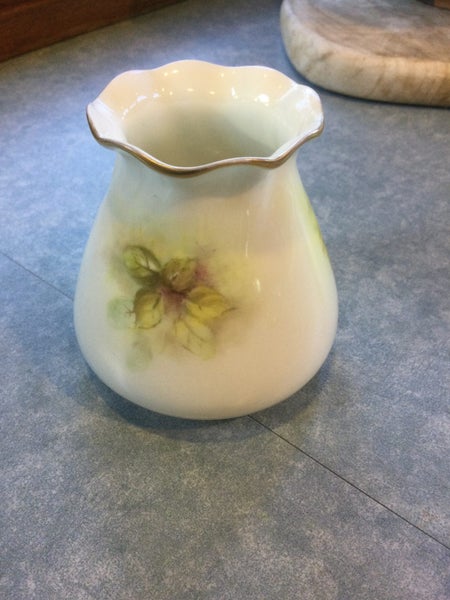 A SUPERB HAND DECORATED SIGNED ROYAL WORCESTER ROSES POT Carousel 2