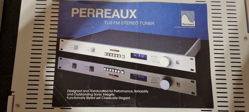 Perreaux TU3 AM-FM Stereo Tuner Carousel 2
