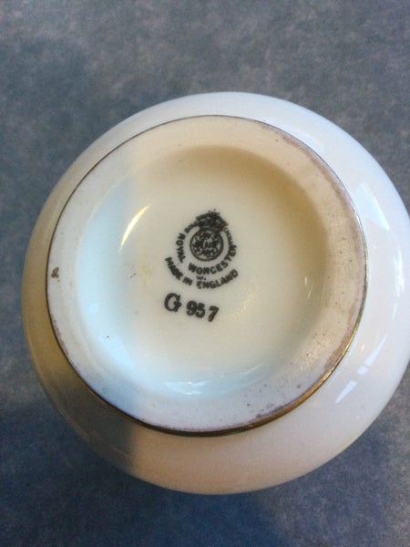 A SUPERB HAND DECORATED SIGNED ROYAL WORCESTER ROSES POT Carousel 4