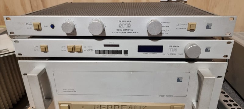 Perreaux SM3 Dual channel ClassA Preamplifier Carousel 1