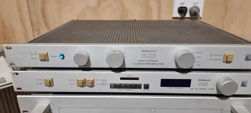 Perreaux SM3 Dual channel ClassA Preamplifier Carousel 2
