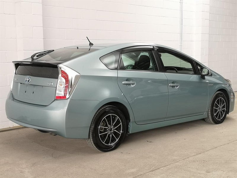 2012 Toyota Prius 1.8S Model with reversing cam...62863245256066111