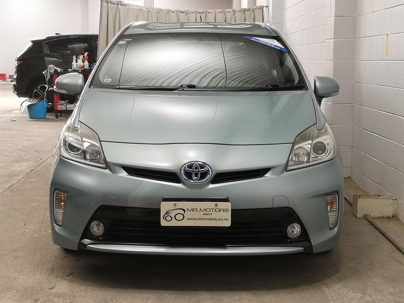 2012 Toyota Prius 1.8S Model with reversing cam...62863245256066113