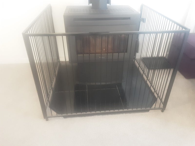 Fire guard very sturdy, all steel in very good condition. Carousel 1
