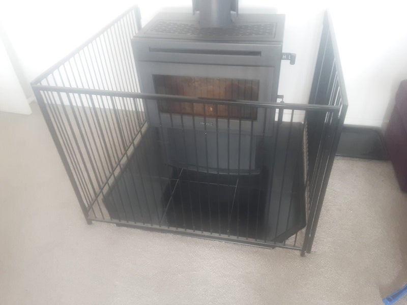 Fire guard very sturdy, all steel in very good condition. Carousel 2