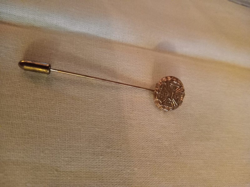 Stick Pin/Tie Pin Carousel 4