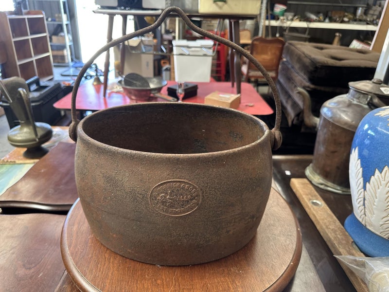 Cast Iron Camp Oven no lid Carousel 1