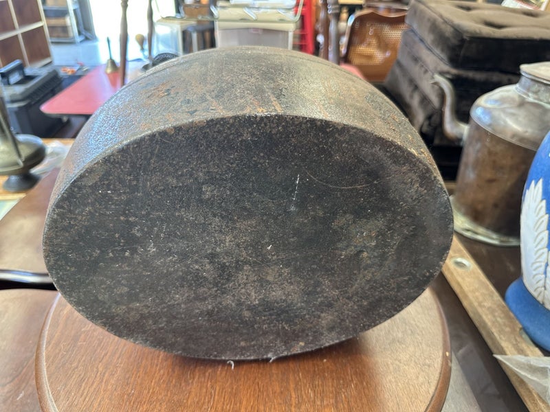 Cast Iron Camp Oven no lid Carousel 8