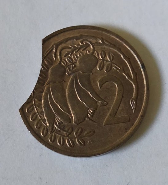 NEW ZEALAND COIN, TWO CENTS 1967, CLIPPED PLANCHET ERROR, $1 RES! Carousel 1