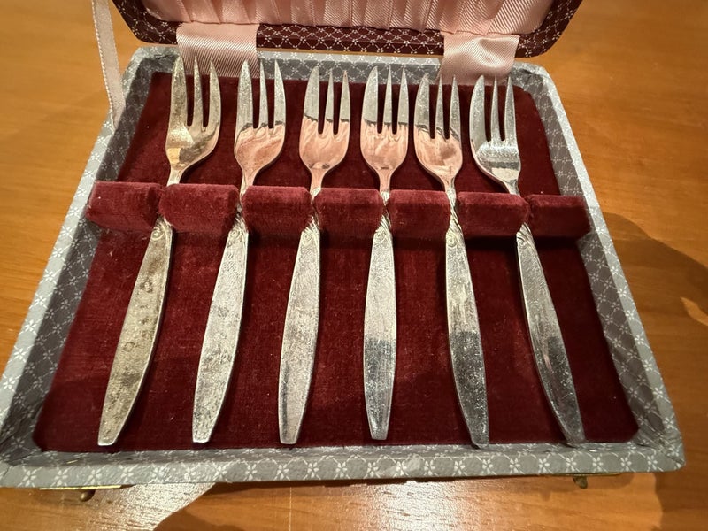 Angora Cake Forks Boxed Set (6 pieces) Carousel 1