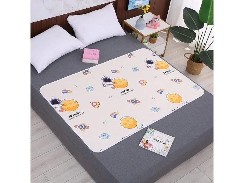 0-3Y Waterproof Reusable Cotton Baby Diaper Cover Changing Mat Carousel 1