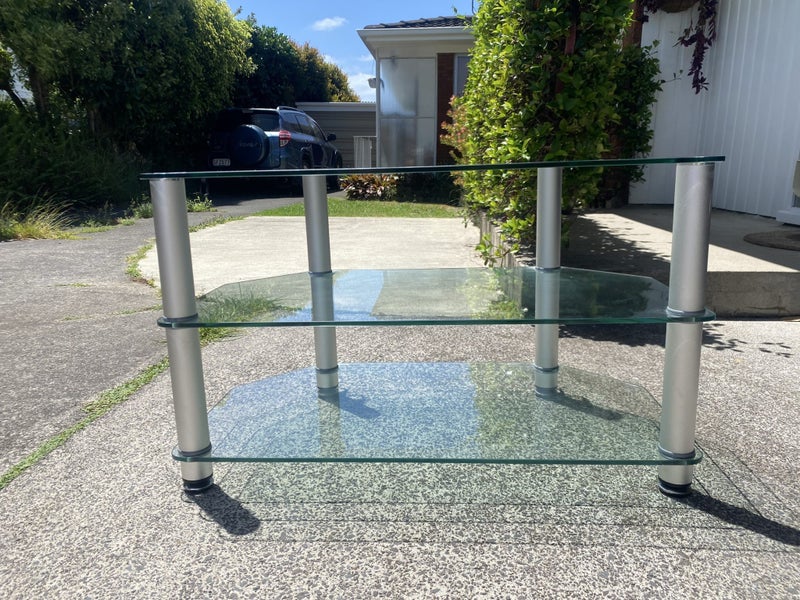 Sleek TV console Carousel 2
