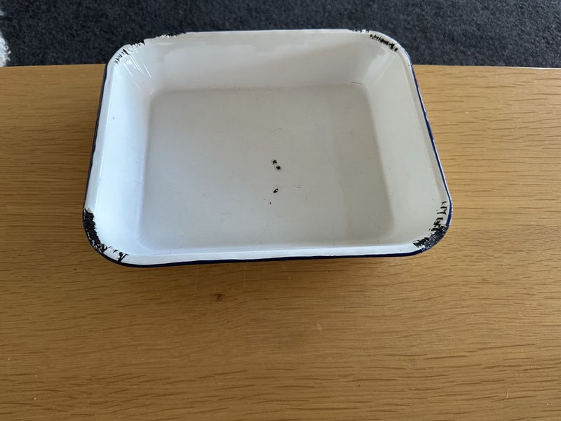 White/Blue Enamel Baking Dish Carousel 1