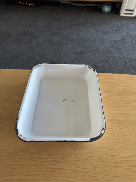 White/Blue Enamel Baking Dish Carousel 8